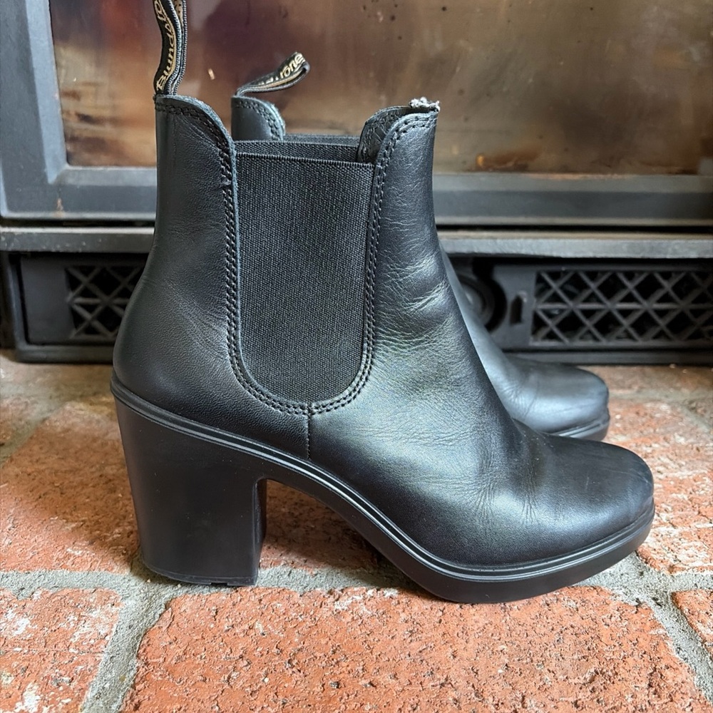 Blundstone High Heeled Boots Black Leather Chelsea Ankle Pull On US 8 UK 5 - Picture 2 of 10